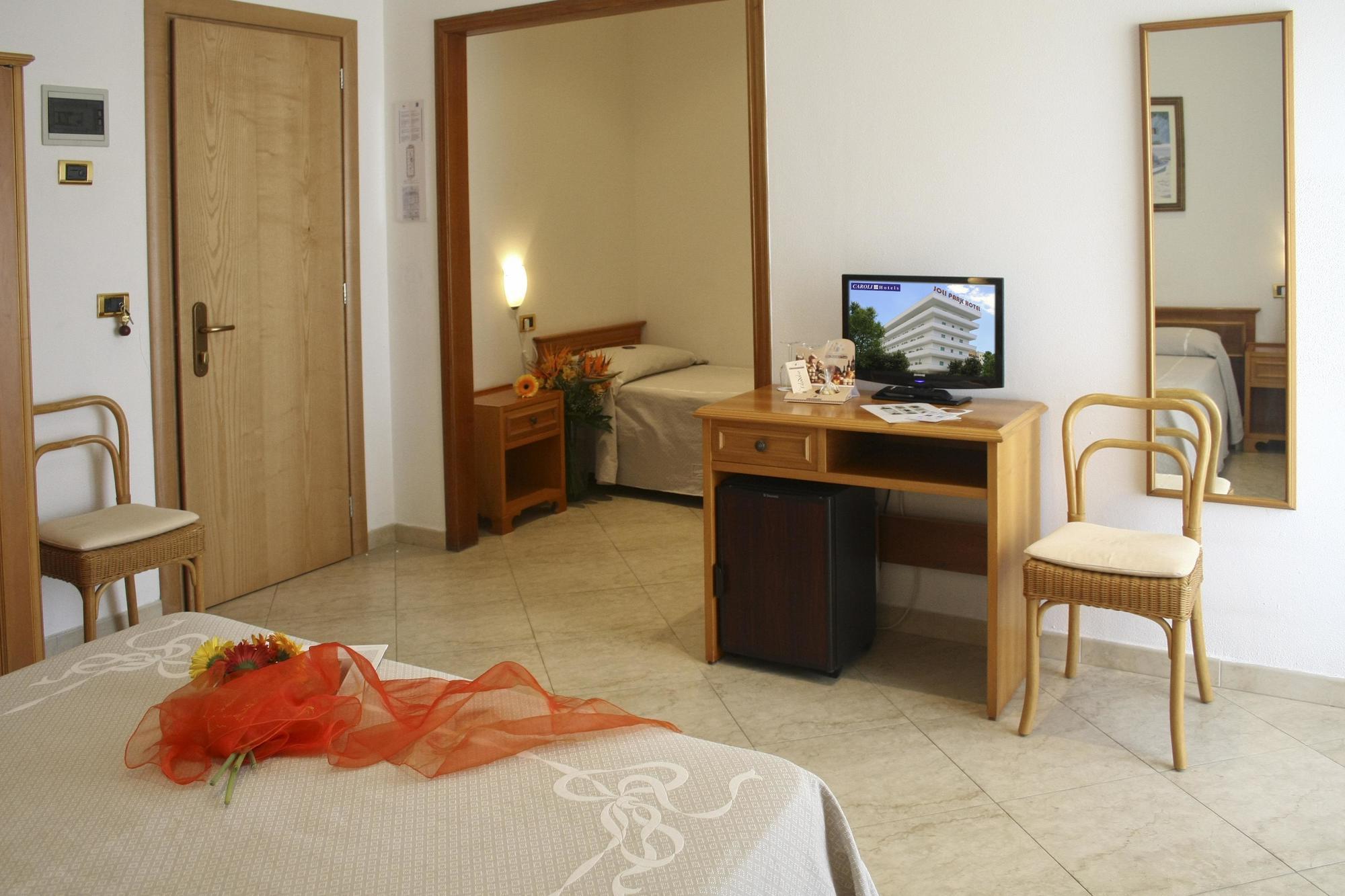 Joli Park - Caroli 3*